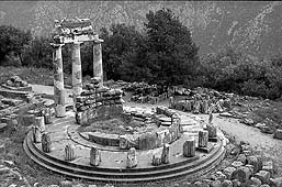 Tholos, Delphi